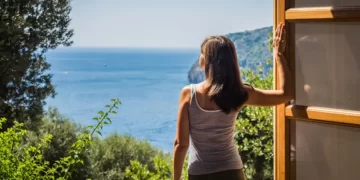 home sitting maison voyage gratuit gardien